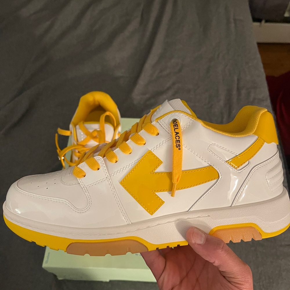OFF WHITE SNEAKERS